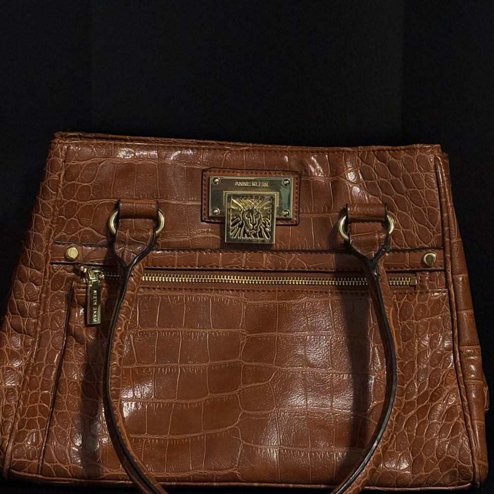 Anne Klein - Picture 2 of 6